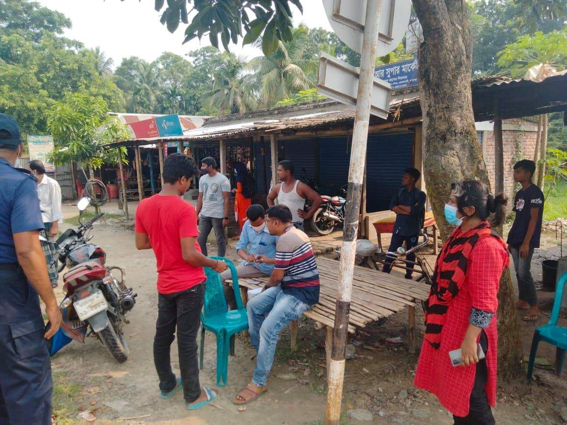 বোয়ালমারীতে ৮ মোটরসাইকেল চালককে জরিমানা