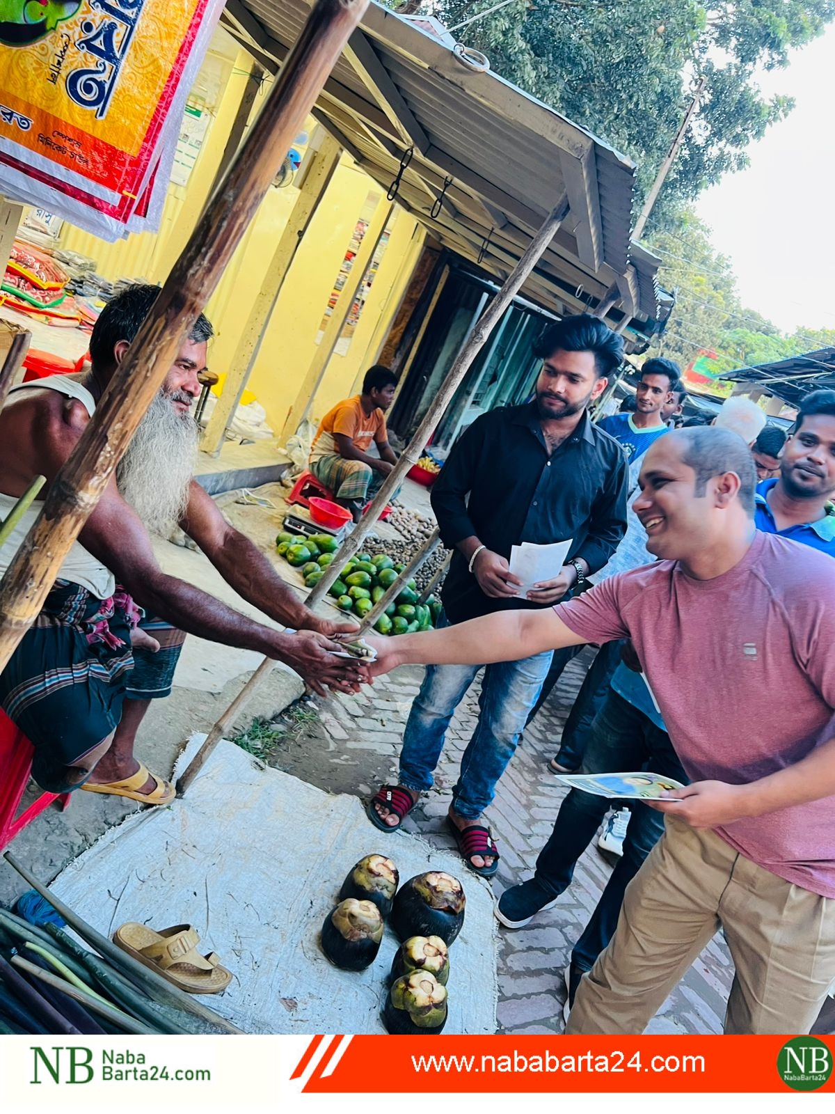 মধুখালীর বাগাট বাজারে খন্দকার নাসিরুল ইসলামের পক্ষ থেকে ধানেরভোট চাইলে ছাত্রদল