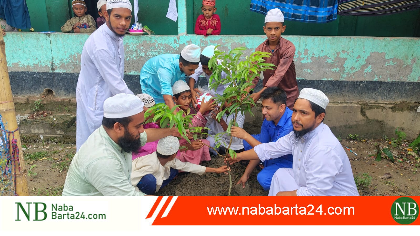 এতিমখানা ও মাদ্রাসা শিক্ষার্থীদের মধ্যে গাছের চারা ও ফুটবল বিতরণ